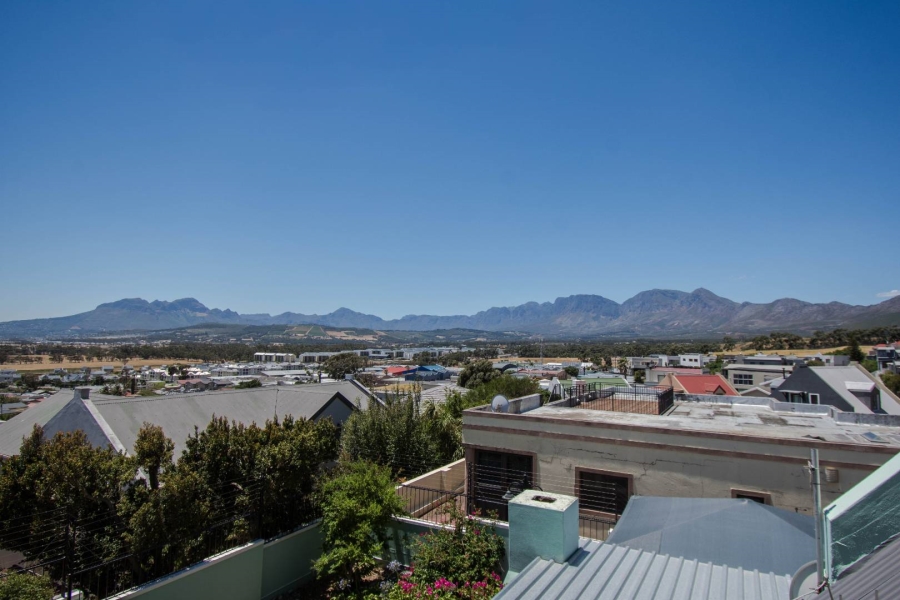4 Bedroom Property for Sale in Mountainside Western Cape